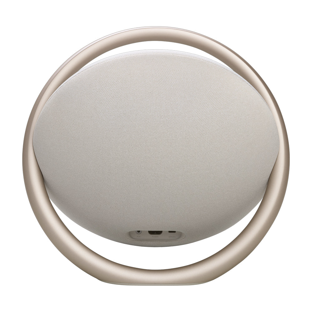 Harman Kardon Onyx Studio 8 Bocina Portátil Bluetooth | Superior Sound Performance | Diseño Premium | 8H | Champaña